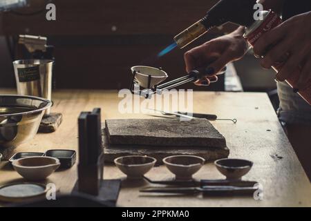 Nahaufnahme Schmuckherstellung Kurs Konzeptfoto Stockfoto