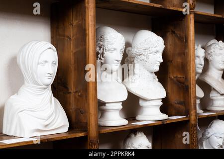 Possagno, Italien: Antonio Canova Kollektion. Klassische Skulpturen in weißem Marmor in seinem Haus. Stockfoto