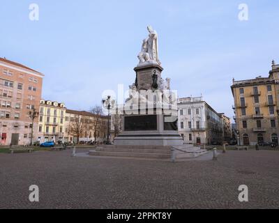 Piazza Carlina mit Graf Cavour-Denkmal in Turin Stockfoto