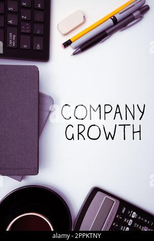 Schild mit Unternehmenswachstum. Ein Wort, das auf einer langfristigen Phase geschrieben wurde, in der sich das Unternehmen für eine Expansion qualifiziert Stockfoto