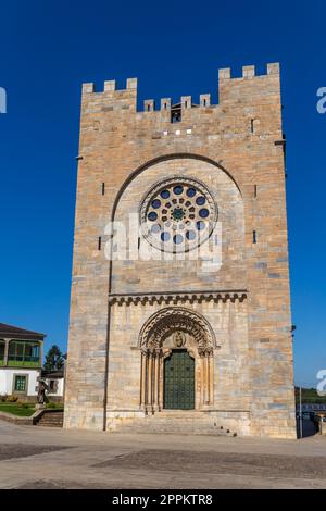 Kirche San Nicolas de Portomarin Stockfoto