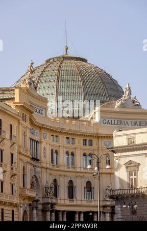 Galleria Umberto I Renaissance-Einkaufspassage mit Stahl- und Glasdach, Neapel, Italien Stockfoto