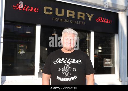 Carsten Marek, Fotogelegenheit als Teil der Reportage-Serie DAS INTERVIEW-MITTAGESSEN, Ritze Curry Hamburg, 14.02.2023 Stockfoto