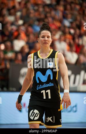 Valencia, Spanien. 23. April 2023. Melisa Paola Gretter von Movistar Estudiantes in Aktion während des Abspielens der Viertelfinale von Liga Endesa im Pavilion Fuente de San Luis. Valencia Basket 77:35 Movistar Estudiantes Kredit: SOPA Images Limited/Alamy Live News Stockfoto