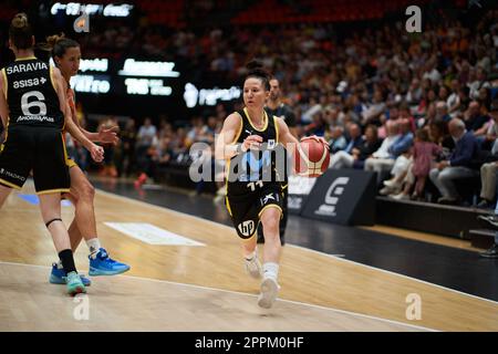 Melisa Paola Gretter von Movistar Estudiantes in Aktion während des Abspielens der Viertelfinale von Liga Endesa im Pavilion Fuente de San Luis. Valencia Basket 77:35 Movistar Estudiantes Stockfoto