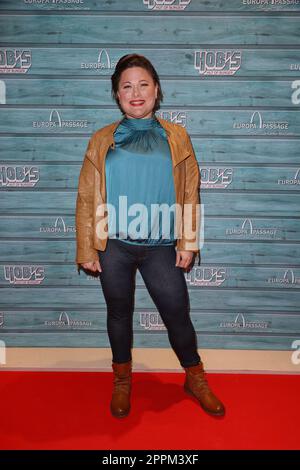 Nadine Hahl, Eröffnung der Herdhütte von Burger in der Europa-Passage, Hamburg, 15.02.2023 Stockfoto