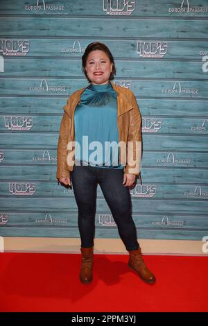 Nadine Hahl, Eröffnung der Herdhütte von Burger in der Europa-Passage, Hamburg, 15.02.2023 Stockfoto