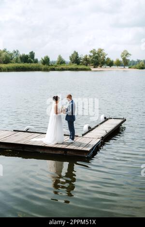 Das erste Treffen der Braut und des Bräutigams Stockfoto