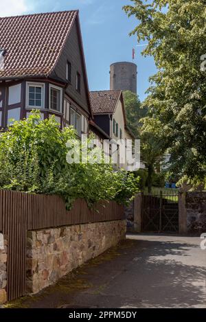 Ruine des mittelalterlichen Münzberger Schlosses in Hessen Stockfoto