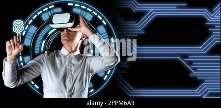 Frau Trägt Eine Vr-Brille Und Zeigt Mit Einem Finger Auf Wichtige Nachrichten. Geschäftsfrau Mit Einer Virtual-Reality-Brille Und Mit Grausamen Informationen. Stockfoto