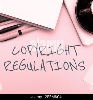 Textunterschrift mit Copyright-Bestimmungen. Wort für Wort, Gesetz, das die Originalwerke der Urheberschaft regelt Stockfoto