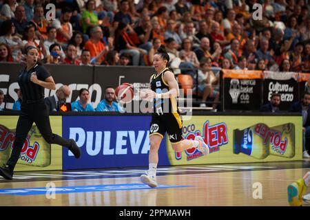 Valencia, Spanien. 23. April 2023. Melisa Paola Gretter von Movistar Estudiantes in Aktion während des Abspielens der Viertelfinale von Liga Endesa im Pavilion Fuente de San Luis. Valencia Basket 77:35 Movistar Estudiantes (Foto: Vicente Vidal Fernandez/SOPA Images/Sipa USA) SIPA USA/Alamy Live News Stockfoto