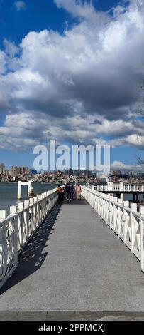 Wunderschöner Sonnenuntergang über dem Danshui River, Bali, Taiwan Stockfoto