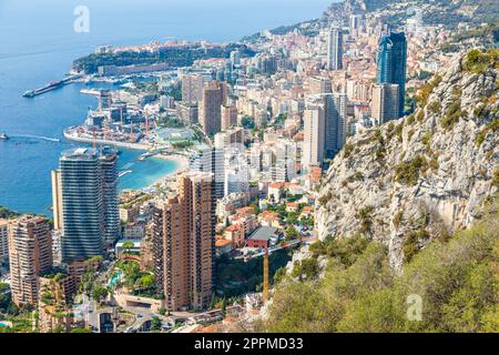 Monte Carlo - Panoramablick auf die Stadt. Hafen und Skyline von Monaco. Stockfoto