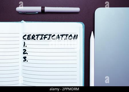 Schild mit Zertifizierung. Geschäftsübersicht, die einer Person ein offizielles Dokument zur Bestätigung eines Status bereitstellt Stockfoto