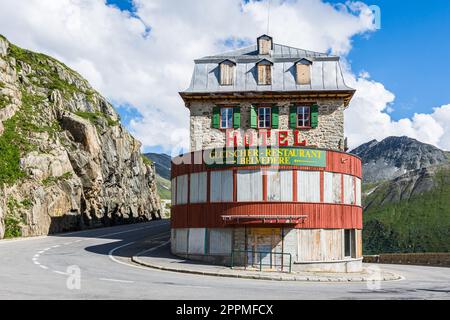 Obergoms, Wallis, Schweiz - 30. Juli 2019. Historisches Hotel am Furka Pass in der Nähe des Rhone-Gletschers Stockfoto