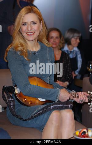 Stefanie Hertel, Sängerin, NDR-Talkshow aus Studio Lokstedt, Hamburg, 17,03,2023 Stockfoto