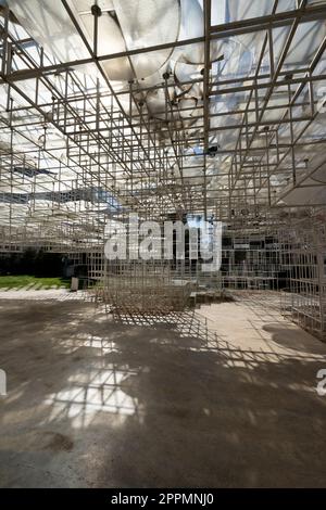 Die Cloud-Installation von Sou Fujimoto in Tirana, Albanien Stockfoto