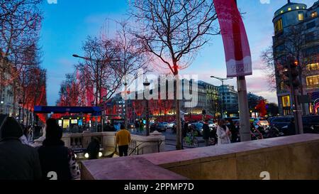 Die Elysischen Felder, die Champs-Elesees in Paris. Paris - die Hauptstadt Frankreichs. Wichtigstes politisches, wirtschaftliches und kulturelles Zentrum Frankreichs. Stockfoto