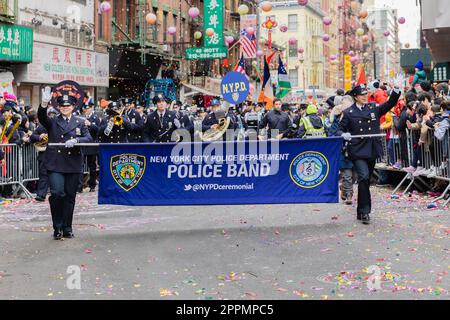 Polizei-Band des New York City Police Department in Chinatown, New York, USA Stockfoto