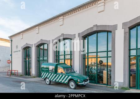 Fassade des Maison Noilly Prat in Marseillan, Frankreich Stockfoto