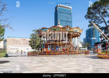 Ein Karussell in Tirana, Albanien Stockfoto