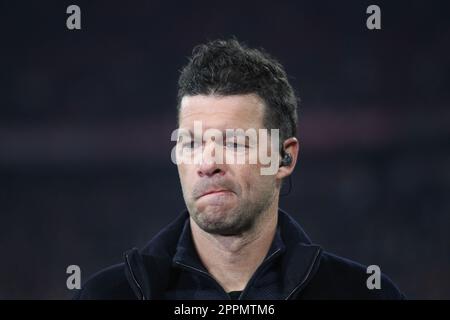 MÜNCHEN, DEUTSCHLAND - APRIL 19: DAZN TV-Fußballexperte Michael BALLACK vor dem UEFA Champions League-Viertelfinale der zweiten Liga zwischen dem FC Bayern Muenchen und Manchester City in der Allianz Arena am 19. April 2023 in München gesehen. Bild & Copyright Arthur THILL / ATP Images (THILL Arthur / ATP / SPP) Stockfoto