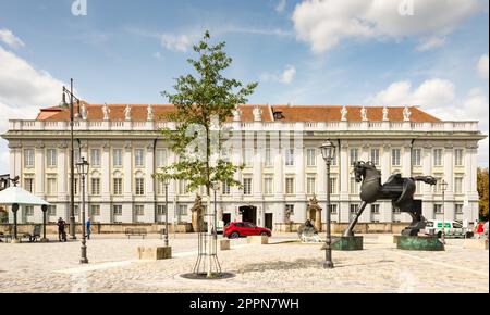 ANSBACH, DEUTSCHLAND - 22. AUGUST: Der Margravenpalast in Ansbach am 22. August 2017. Heute ist sie der Verwaltungssitz der Stockfoto