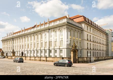 ANSBACH, DEUTSCHLAND - 22. AUGUST: Der Margravenpalast in Ansbach am 22. August 2017. Heute ist sie der Verwaltungssitz der Stockfoto