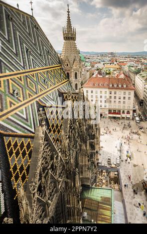 WIEN, OSTERREICH - AUGUST 28: ST. Stephansdom und unvergleichlicher Blick über das Stadtbild von Wien, Österreich, am 28. August 2017. Foto vom aufgenommen Stockfoto