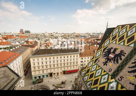 WIEN, OSTERREICH - AUGUST 28: ST. Stephansdom und unvergleichlicher Blick über das Stadtbild von Wien, Österreich, am 28. August 2017. Foto vom aufgenommen Stockfoto