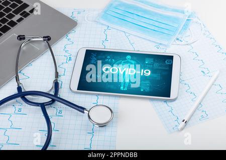 Tablet-pc und Werkzeuge für Ärzte Stockfoto