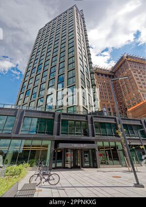 Das Bellslip, auch bekannt als One Bell Slip, ist ein luxuriöses Hochhaus aus Ziegelstein und Glas innerhalb der Greenpoint Landing Waterfront in Brooklyn. Stockfoto