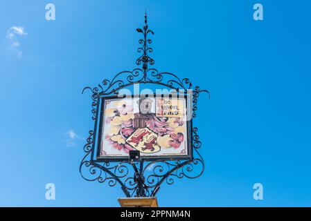 Dekoratives Schild für das Lygon Arms Hotel im hübschen Dorf Cotswold am Broadway in Worcestershire, England, Großbritannien Stockfoto