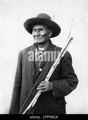 Portrait des Apachenführers und Medizinmanns Geronimo (1829-1909), anonym, 1904 Stockfoto