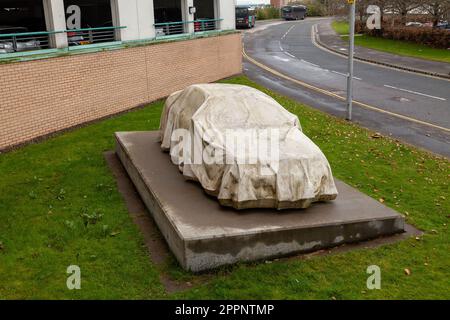 Catalyst Car Sculpture ein lebensgroßes Auto, das in speziellen katalytischen Zement gegossen wurde, der Schadstoffe aus der Luft entfernen kann Stockfoto