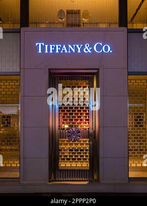Frankfurt am Main, Deutschland - 29. Januar 2023: Tiffany Co ist ein luxuriöses Schmuck- und Designhaus Stockfoto