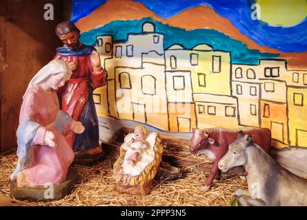 Sveta Gora, Slowenien - 27. Dezember 2022: Krippenspiel - Weihnachtsbetten. Katholische Darstellung der Geburt Jesu in Bethlehem Stockfoto