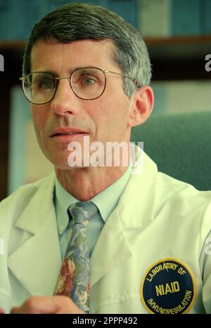 Dr. Anthony Fauci, Leiter der AIDS-Forschung am National Institute of Health (NIH) in Bethesda, Maryland, 4. August 1993. Foto von Stephen Jaffe Stockfoto