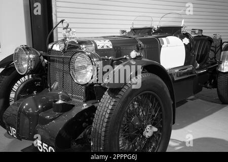 Sparkford.Somerset.United Kingdom.März 26. 2023.Im Haynes Motor Museum in Somerset wird Ein 1930er MG K-Sportwagen aus Mille Miglia ausgestellt Stockfoto