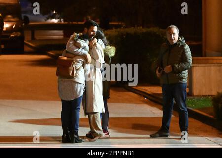 Die Rückkehr der aus dem Sudan evakuierten Landsleute nach Italien mit einem Flug der Air Force. 24. April 2023. Flughafen Caimpino Rom, Italien. Kredit: Live Media Publishing Group/Alamy Live News Stockfoto