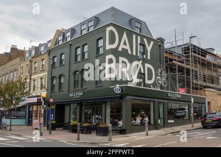 Die ganztägige Bäckerei Ole & Steen an der Northcote Road, Clapham, SW11, London, Großbritannien. Stockfoto