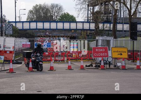 Die Unterführung der Botley Road ist am Bahnhof Oxford, Großbritannien, für 6 Monate geschlossen, damit die Umbauarbeiten des Bahnhofs fortgesetzt werden können. Stockfoto