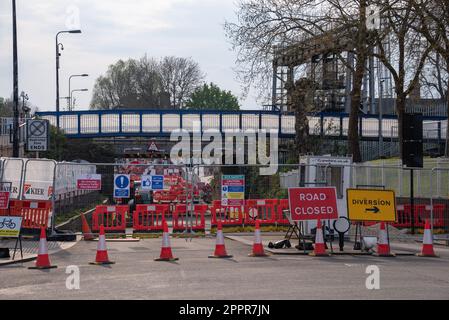 Die Unterführung der Botley Road ist am Bahnhof Oxford, Großbritannien, für 6 Monate geschlossen, damit die Umbauarbeiten des Bahnhofs fortgesetzt werden können. Stockfoto