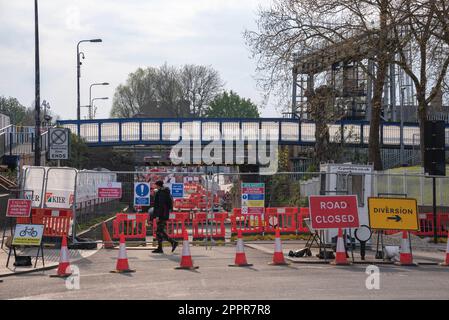 Die Unterführung der Botley Road ist am Bahnhof Oxford, Großbritannien, für 6 Monate geschlossen, damit die Umbauarbeiten des Bahnhofs fortgesetzt werden können. Stockfoto