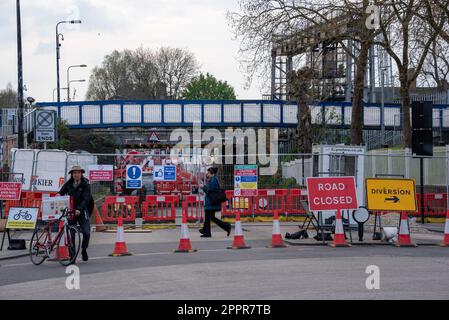 Die Unterführung der Botley Road ist am Bahnhof Oxford, Großbritannien, für 6 Monate geschlossen, damit die Umbauarbeiten des Bahnhofs fortgesetzt werden können. Stockfoto