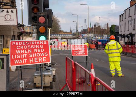 Die Unterführung der Botley Road ist am Bahnhof Oxford, Großbritannien, für 6 Monate geschlossen, damit die Umbauarbeiten des Bahnhofs fortgesetzt werden können. Stockfoto