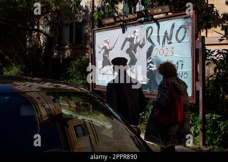Rom, Italien. 24. April 2023. Wandmalerei des italienischen Straßenkünstlers Laika im Stadtteil Garbatella in Rom anlässlich des Befreiungstages vom Nazifaschismus (Foto von Matteo Nardone/Pacific Press/Sipa USA) Kredit: SIPA USA/Alamy Live News Stockfoto