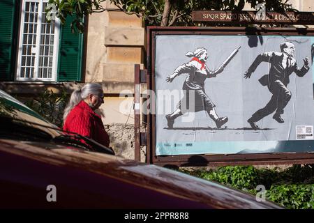 Rom, Italien. 24. April 2023. Wandmalerei des italienischen Straßenkünstlers Laika im Stadtteil Garbatella in Rom anlässlich des Befreiungstages vom Nazifaschismus (Foto von Matteo Nardone/Pacific Press/Sipa USA) Kredit: SIPA USA/Alamy Live News Stockfoto