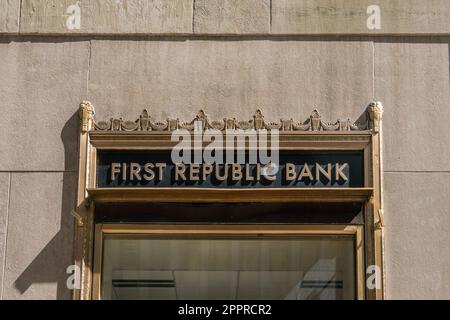 Boston, MA, USA-21. März 2023: Zeichen der First Republic Bank Stockfoto